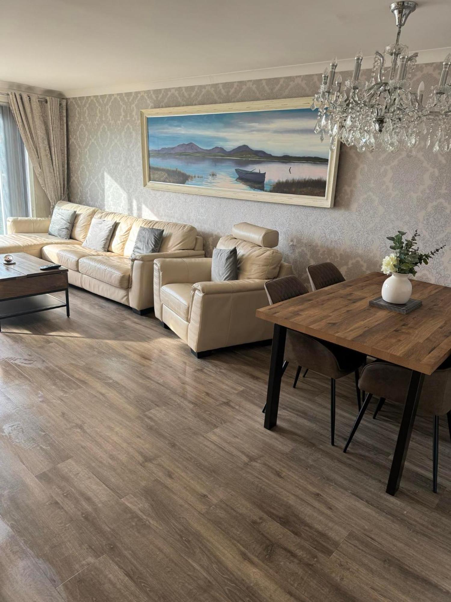 Largs Sea Front, Modern Apartment Quarto foto