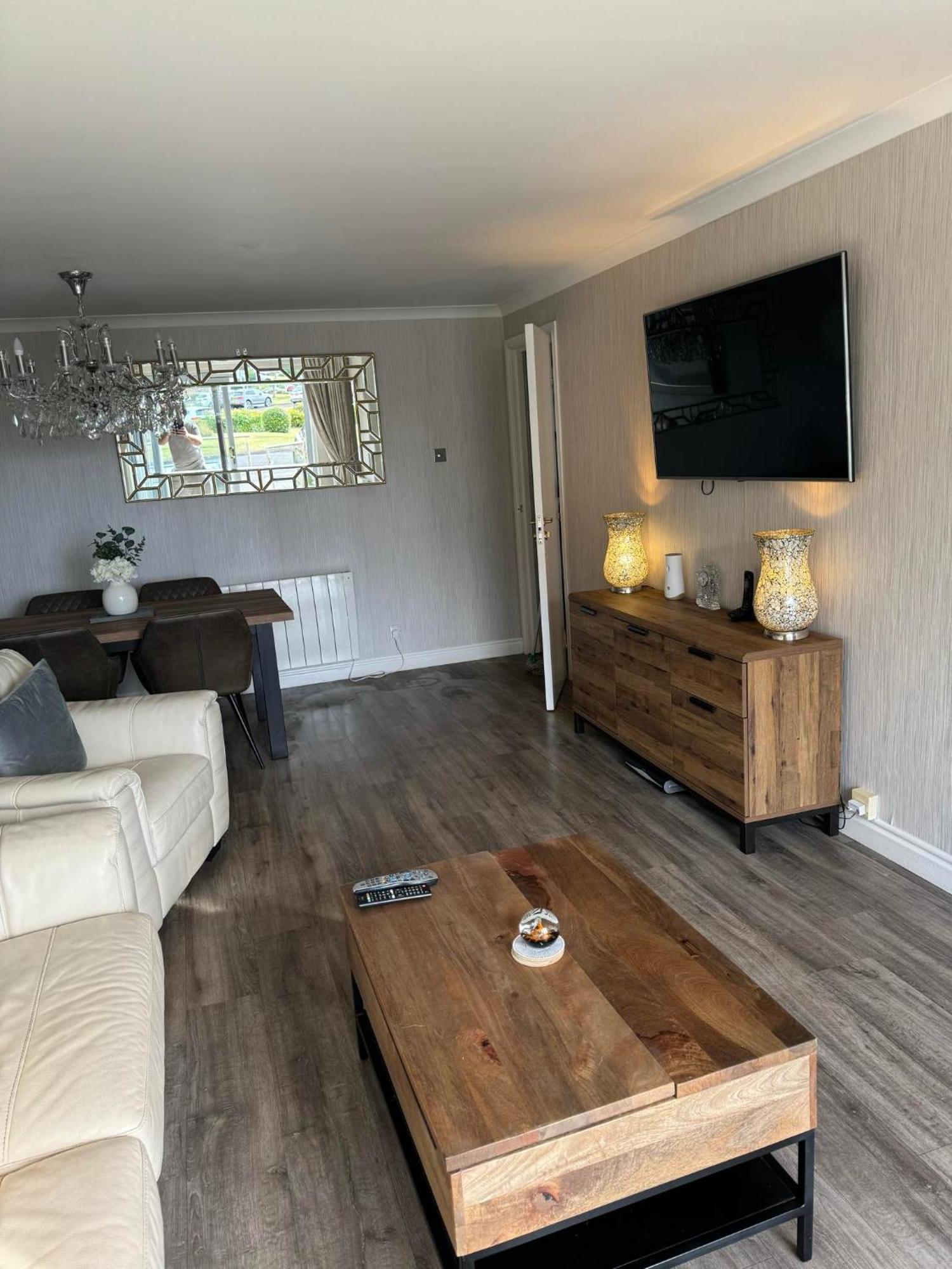 Largs Sea Front, Modern Apartment Quarto foto